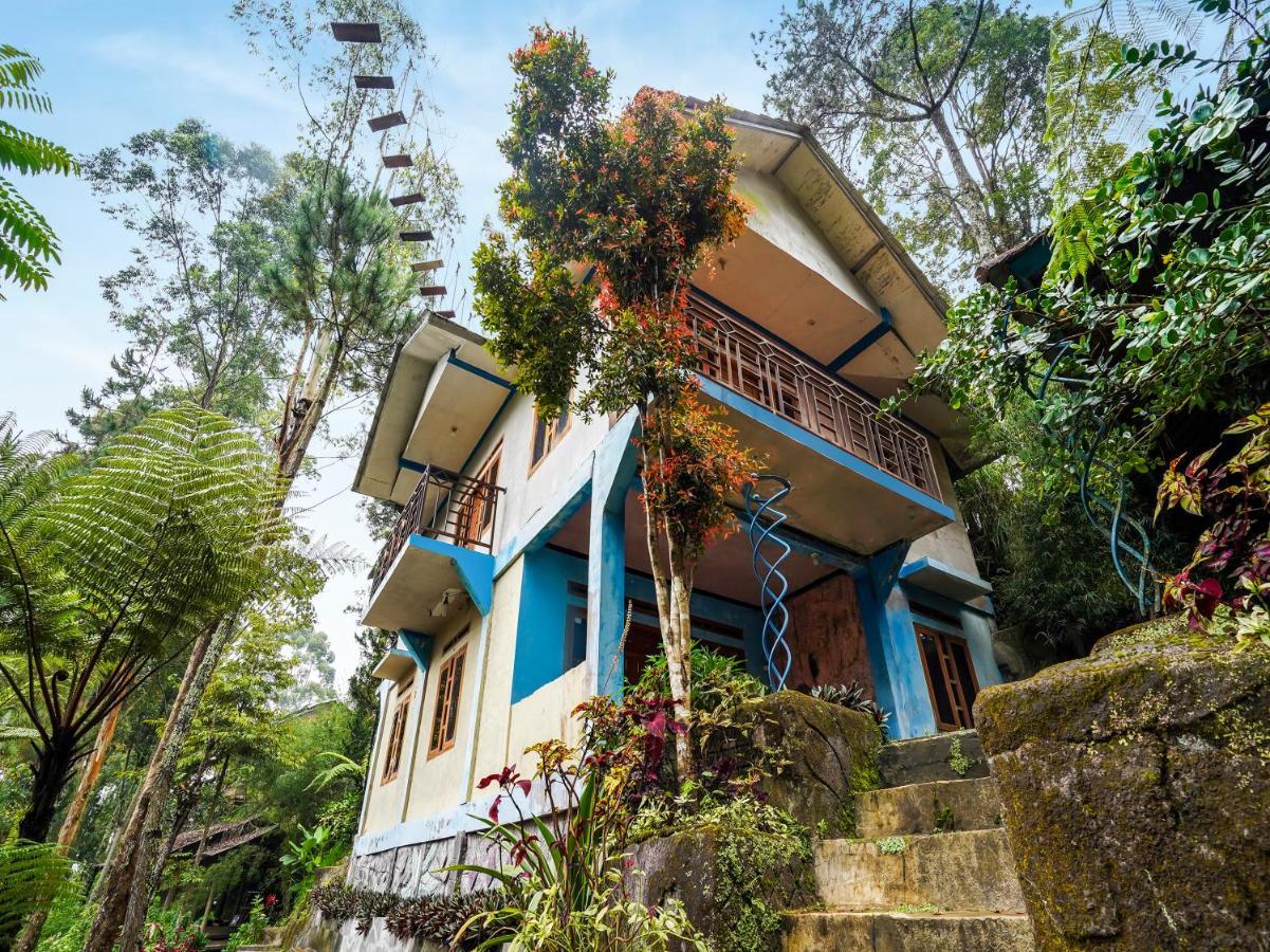 Oyo Homes 90915 Eco Tourism Desa Cihanjuang Rahayu Ciwangun Indah Camp Villas Bongkar Zewnętrze zdjęcie