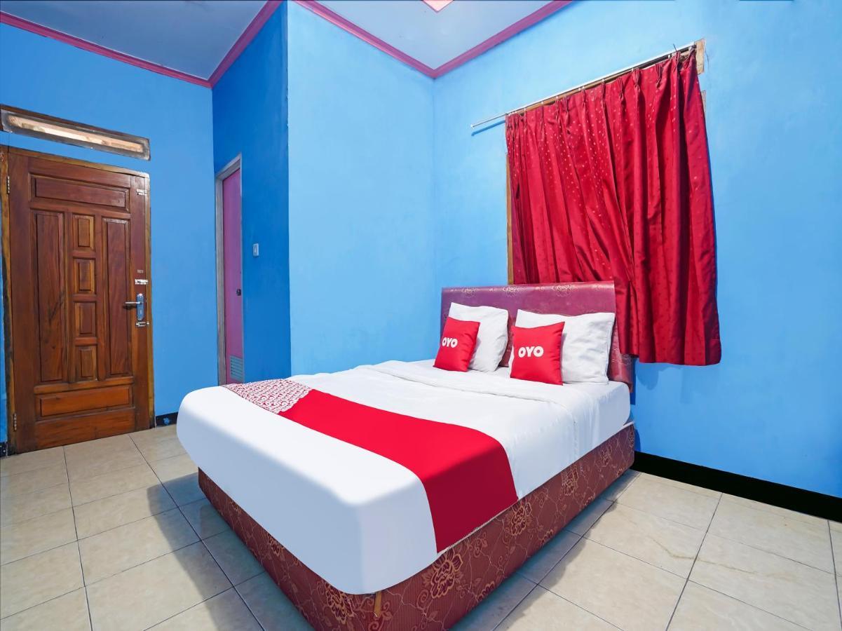 Oyo Homes 90915 Eco Tourism Desa Cihanjuang Rahayu Ciwangun Indah Camp Villas Bongkar Zewnętrze zdjęcie