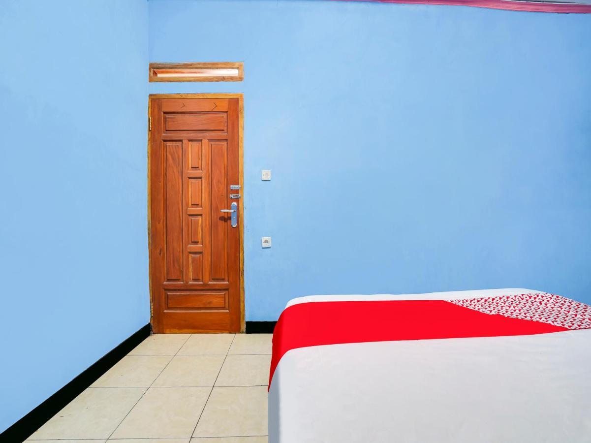 Oyo Homes 90915 Eco Tourism Desa Cihanjuang Rahayu Ciwangun Indah Camp Villas Bongkar Zewnętrze zdjęcie